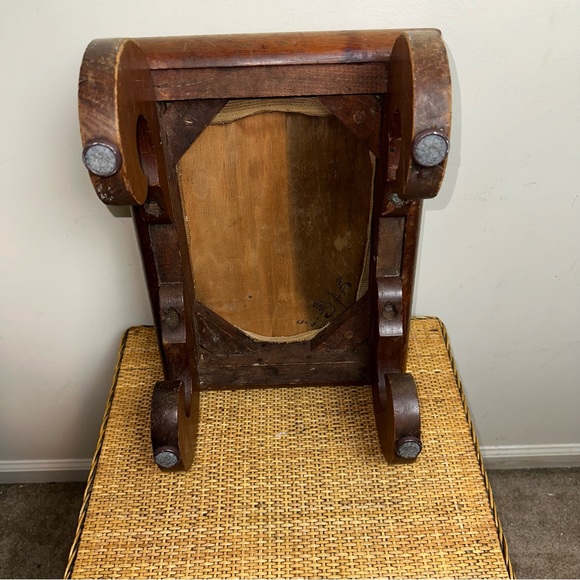 Vintage Handcrafted Needlepoint Floral Footstool Wood Victorian Grandma Green - Picture 11 of 16